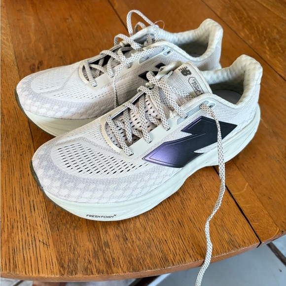 New Balance Fresh foam Women's Sneakers in Cream and Purple - Picture 3 of 6